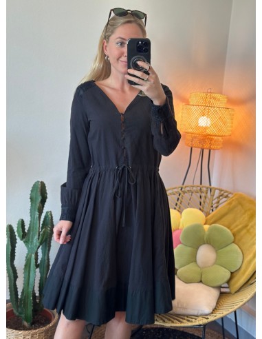 Robe noire en soie modèle « rose », T.36 Venez découvrir notre 