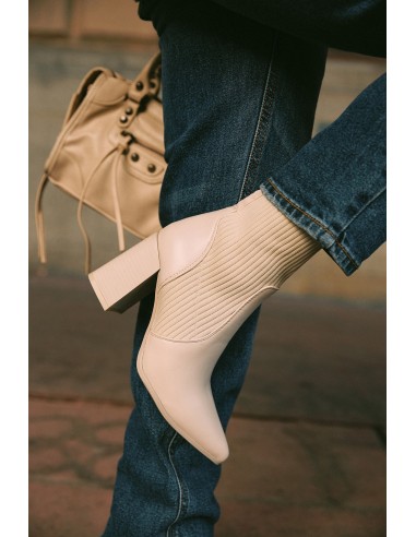 Perfect Night Block Heel Ankle Boots - Nude la livraison gratuite