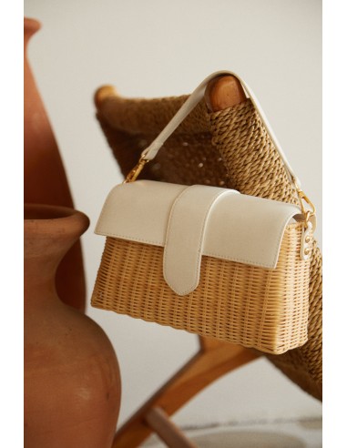 Ysabel Woven Straw Crossbody Bag - White brillant des détails fins